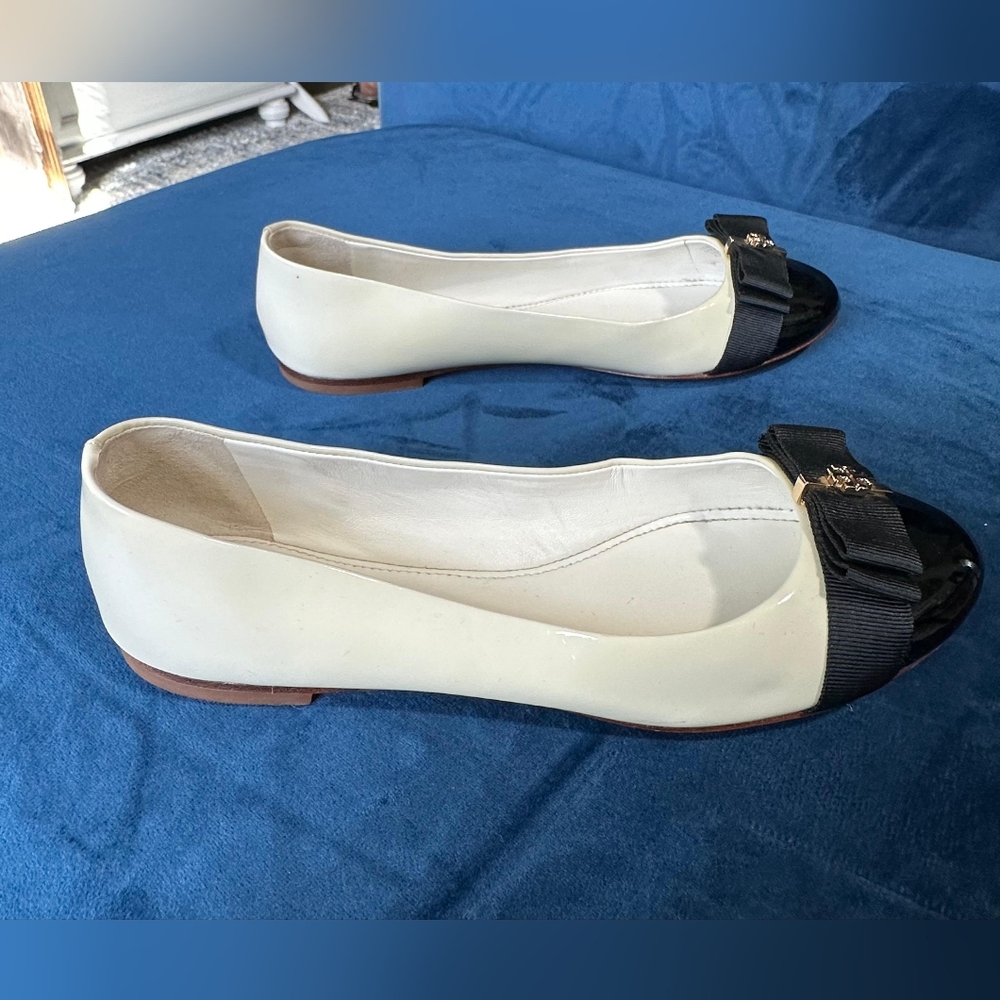 Tory Burch Trudy Logo Ballet Flats Slip-On Womens size 6.5 RARE EUC